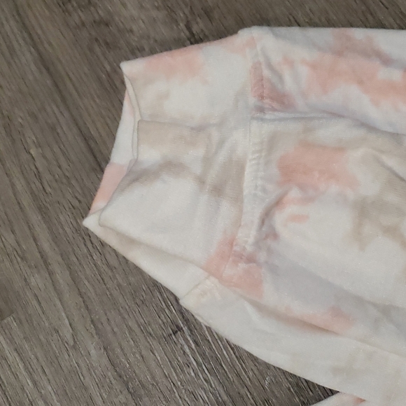 NWT TIE DYE LOUNGEWEAR/ PAJAMA SET - Picture 4 of 5